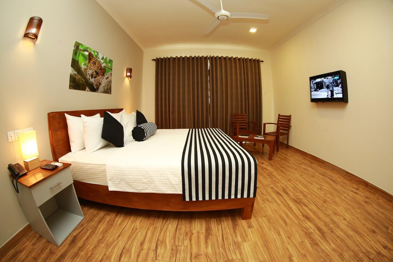 Twenty-Two Weligambay Hotell Weligama Exteriör bild