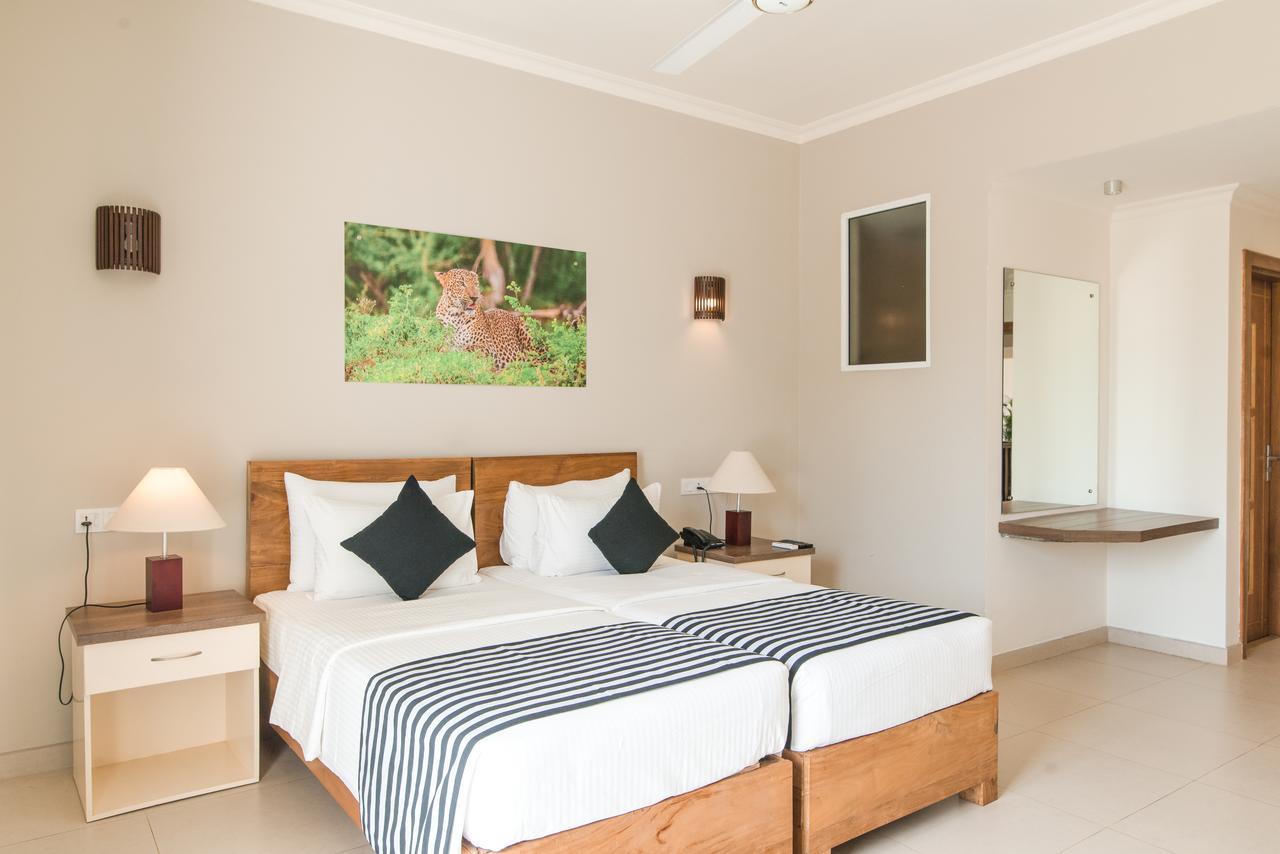 Twenty-Two Weligambay Hotell Weligama Exteriör bild