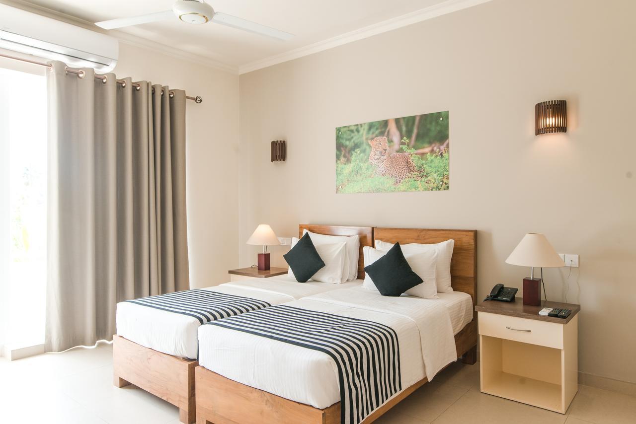 Twenty-Two Weligambay Hotell Weligama Exteriör bild