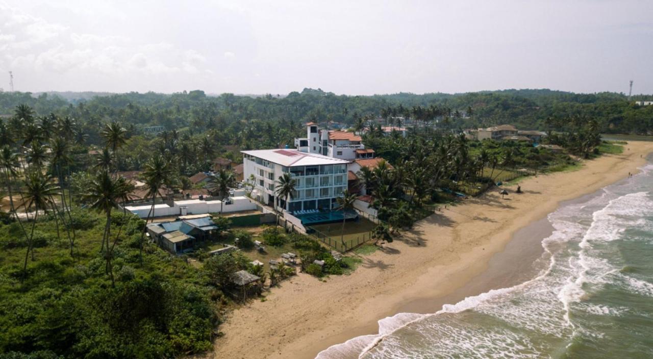 Twenty-Two Weligambay Hotell Weligama Exteriör bild